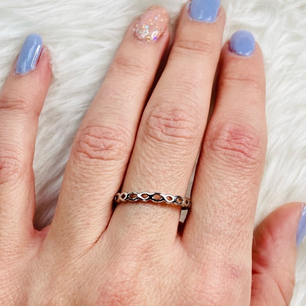 A Simple Love Ring - Picture 2 of 5